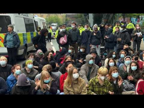 UK protesters try stop migrant removals from temporary accommodation