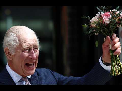 VIDEO : Charles III reprend ses activits off…
