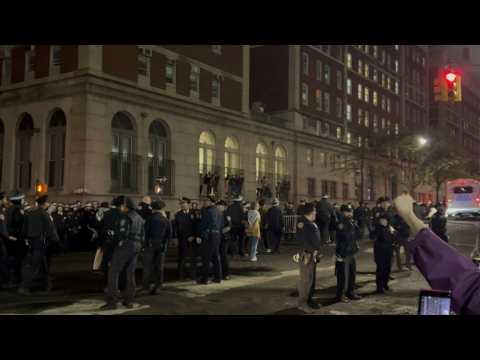 Police arrest student protesters at Columbia University