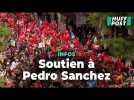 Des milliers de partisans de Pedro Sánchez dans la rue pour le soutenir