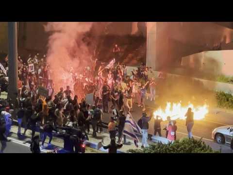 Protesters clash with Israeli police in Jerusalem