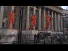 VIDÉO. Kylian Mbappé, LeBron James... Des statues géantes de sportifs à Paris