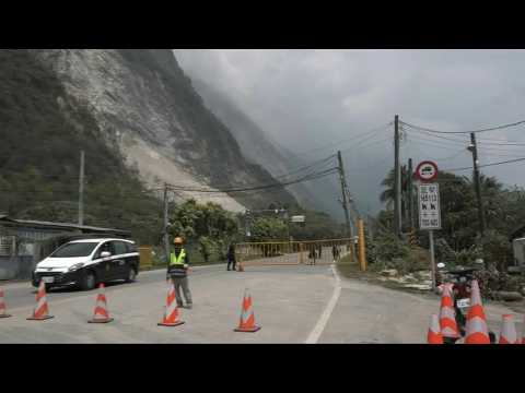 Taiwan quake: Aftermath of landslide in Hualien