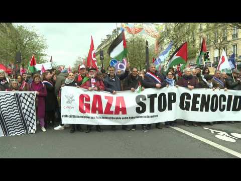 Hundreds march in Paris nearly six months after the start of the war in Gaza