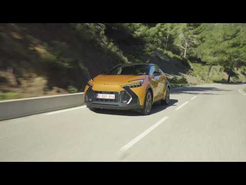 Toyota C-HR Plug-in Hybrid 220 - A concept car for the road, with a dual DNA