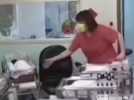 VIDÉO. Séisme à Taïwan : des infirmières tentent de protéger des bébés