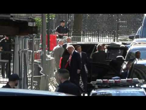 Trump arrives at New York criminal court