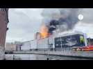 VIDÉO. Incendie spectaculaire à la vieille Bourse de Copenhague