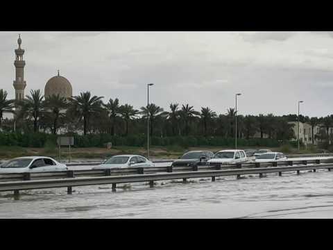 Heavy rains flood roads in Dubai