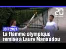 JO de Paris 2024 : Laure Manaudou récupère la flamme olympique après la cérémonie à Olympie