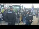 French police block over 200 tractors on way to Rungis market
