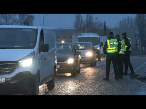 French farmers: police set up checkpoints at key Paris food supply hub