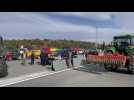 Pyrénées-Orientales : les convois de tracteurs prennent position à la grande barrière de péage du Boulou sur l'A9