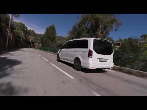 The new Mercedes-Benz V-Class AVANTGARDE AMG Line in Rock crystal white metallic Driving Video