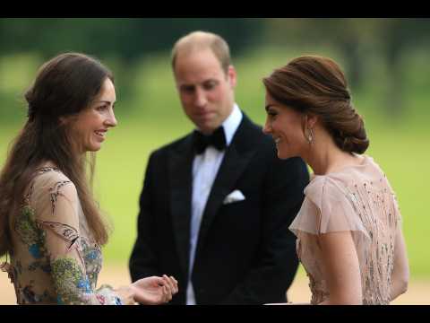 VIDEO : Le prince William trompe-t-il Kate Middleton ?