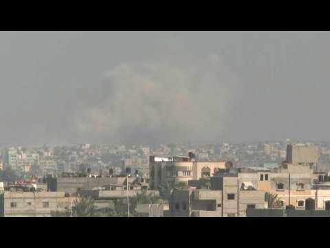 Smoke billows over Khan Yunis, Rafah