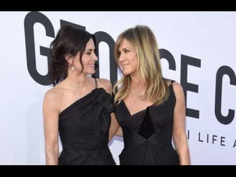 VIDEO : Jennifer Aniston?: ce tendre message d?anniversaire partag par Courteney Cox