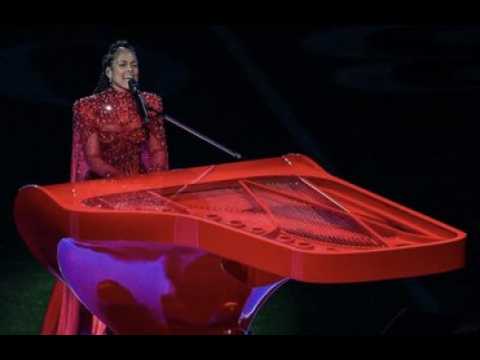 VIDEO : Super Bowl 2024 : Alicia Keys critiquée, son époux prend sa défense