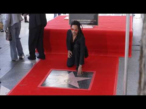 VIDEO : Lenny Kravitz inaugure son toile sur le Hollywood Walk of Fame