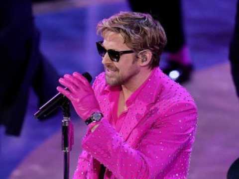 VIDEO : Ryan Gosling : son pouse Eva Mendes se confie sur son rle de mre au foyer