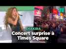 Shakira donne un concert gratuit à Times Square pour la sortie de son nouvel album