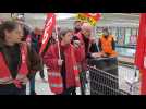 Plusieurs dizaines d'employés d'Auchan, à Montivilliers, en lutte pour de meilleurs salaires