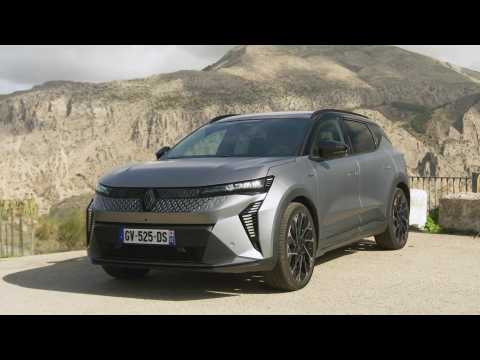 Renault Scenic E-Tech electric Design Preview in Esprit Alpine gris