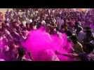 Indiens et Népalais célèbrent Holi, la fête des couleurs du printemps hindou