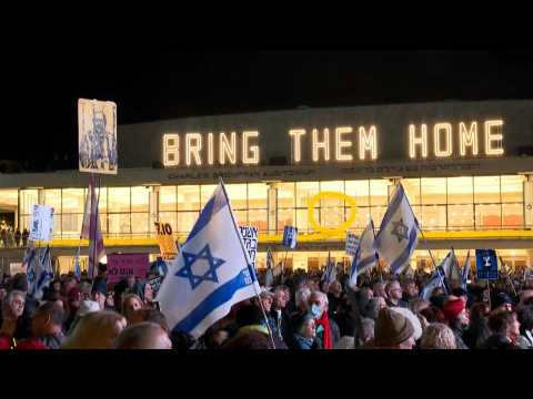 Israelis protest in Tel Aviv against government