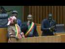 Sénégal: la présidentielle officiellement reportée dans une ambiance électrique au Parlement