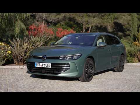 Volkswagen Passat Exterior Design in Mariposit Green Metallic