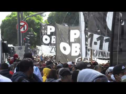 Hundreds paralyze Buenos Aires avenue in protest against Milei's economic measures