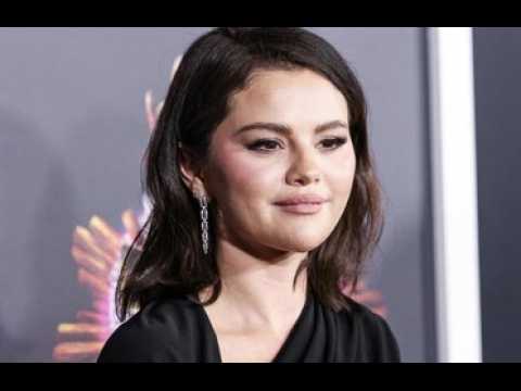 VIDEO : Selena Gomez critique sur son physiq…