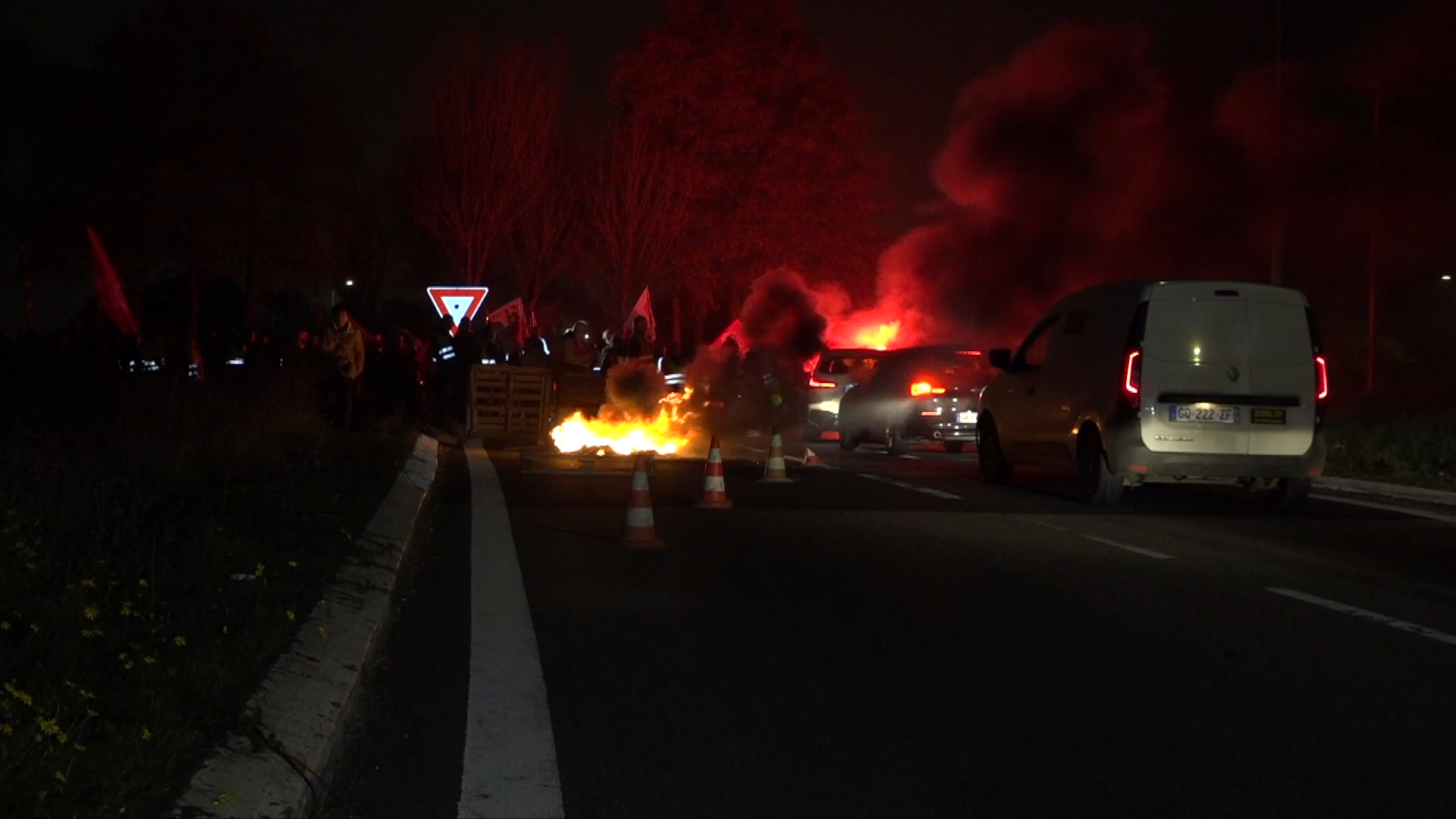 « Attaques antisémites » à Amsterdam, fermeture de Michelin à Vannes, gel du point d'indice des fonctionnaires : le point à la mi-journée