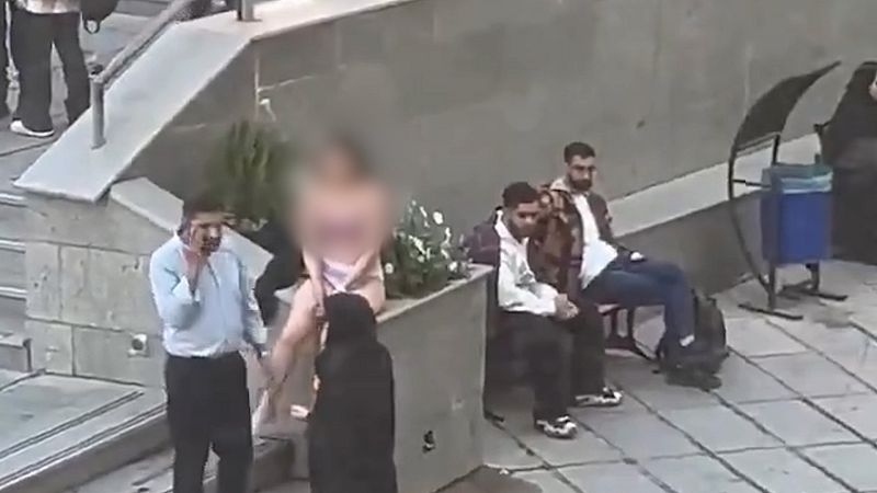 Iran : arrestation d'une étudiante qui s'était dévêtue en signe de protestation [Vidéo]