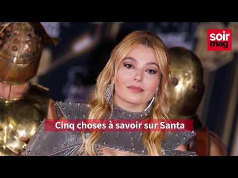 VIDEO : La chanteuse Santa en cinq points