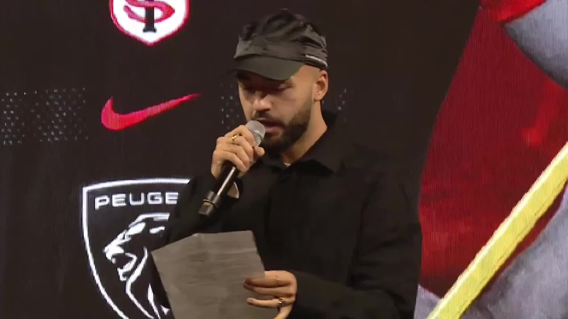 Vidéo. "Tout le monde parle de Dupont, moi, je voulais parler d'Antoine" :  quand le chanteur Oli rend hommage à Antoine Dupont sur la scène des Oscars Midi  Olympique - rugbyrama.fr