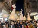 VIDÉO. Noël à Dinan : la foule à la première parade de lanternes dans le centre-ville