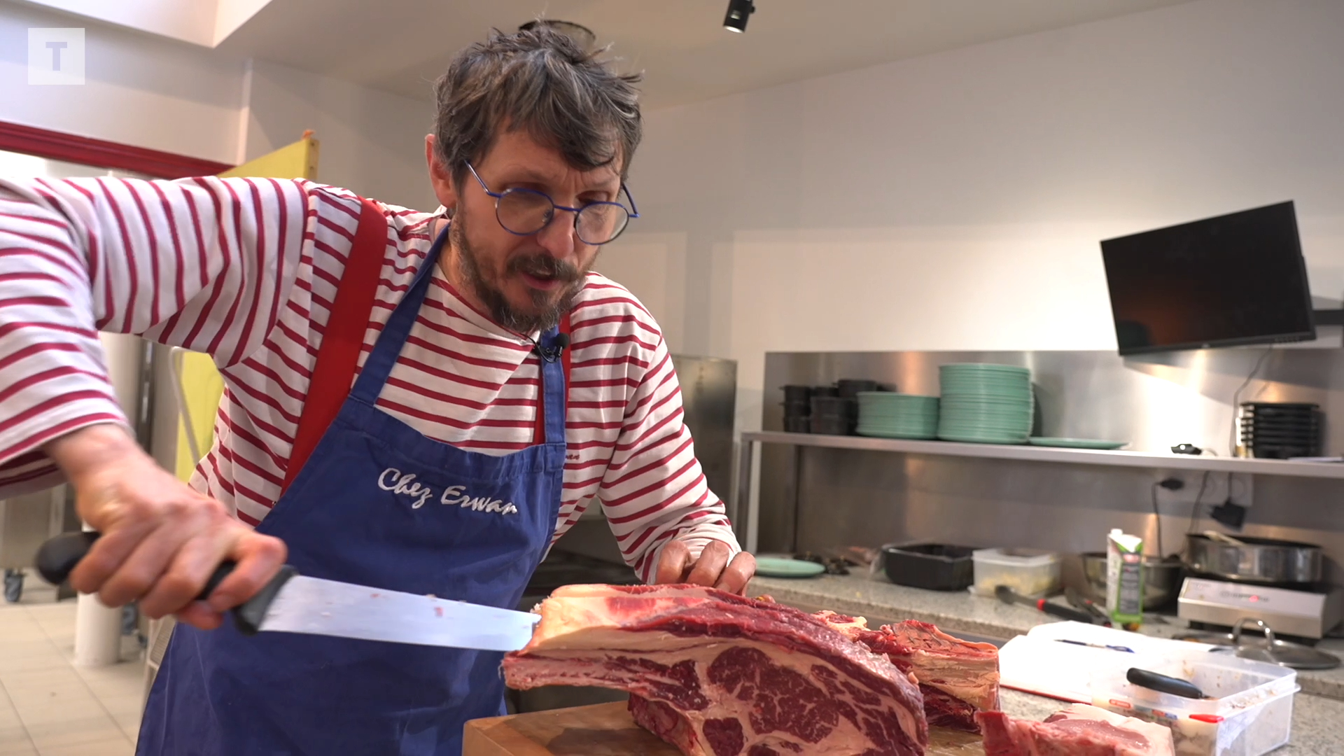 « Des chefs étoilés viennent manger chez moi » : Erwan, le cuisinier youtubeur, a ouvert son restaurant à Rostrenen [Vidéo]