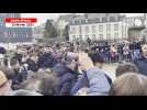 VIDÉO. Ce joueur du PSG se prête au jeu des selfies et autographes devant l'hôtel de Saint-Brieuc