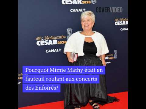 VIDEO : Voici pourquoi Mimie Mathy tait en fauteuil roulant au concert des Enfoirs