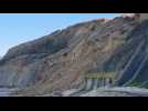 En Normandie, impressionnant éboulement d'un pan de falaise sur le littoral