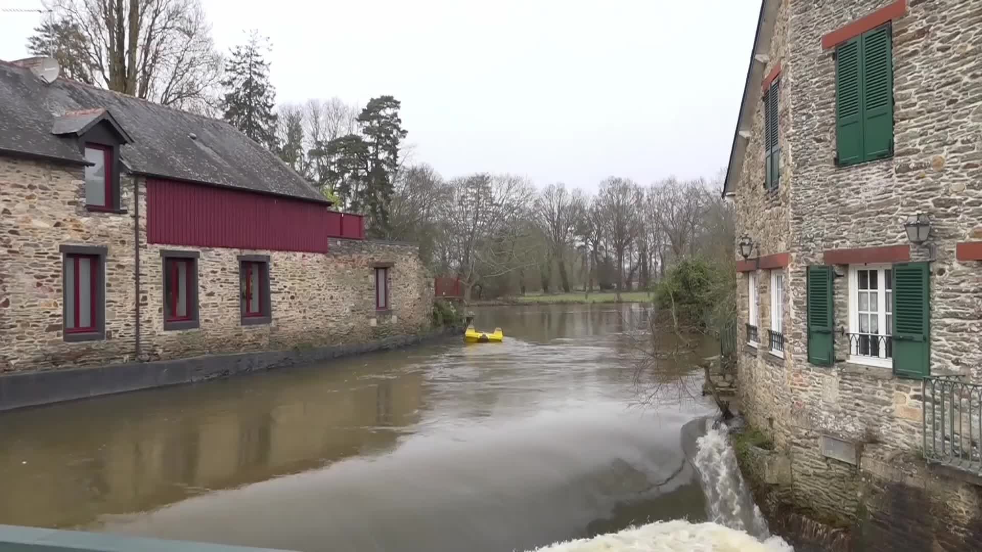 Après les inondations, la Bretagne panse ses plaies, les clubs de sports dans la tourmente budgétaire : T dans l'actu fait le tour de l'info en vidéo