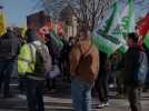 Social - 500 manifestants devant le siège de Michelin à Clermont-Ferrand