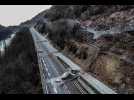 VIDÉO. Éboulement en Savoie : la route vers les stations rouverte au moins sur une voie vendredi