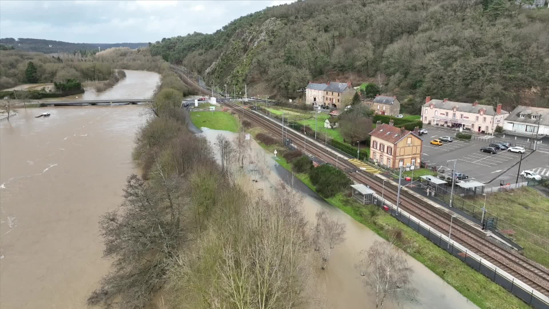 Bientôt la fin de la galère pour le trafic SNCF après les inondations, l'exploit du Stade briochin, la foire aux moutons d'Ouessant : T dans l'actu fait le tour de l'info en vidéo