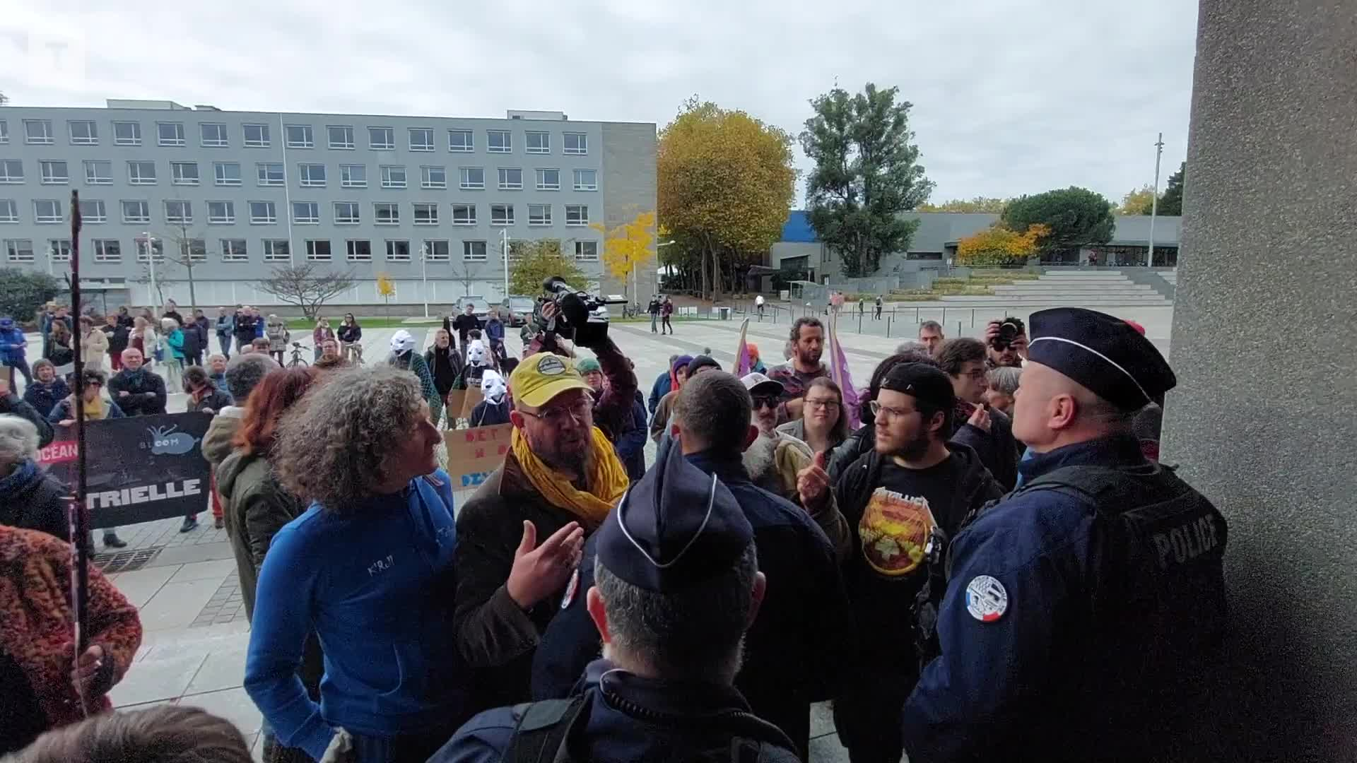 Chahuté à Lorient, le ministre Fabrice Loher répond sur la question des quotas de pêche