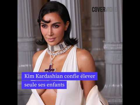 VIDEO : Kim Kardashian rvle lever ses quatre enfants toute seule