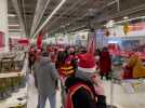 Mobilisation des syndicats dans le Auchan de Noyelles-Godault