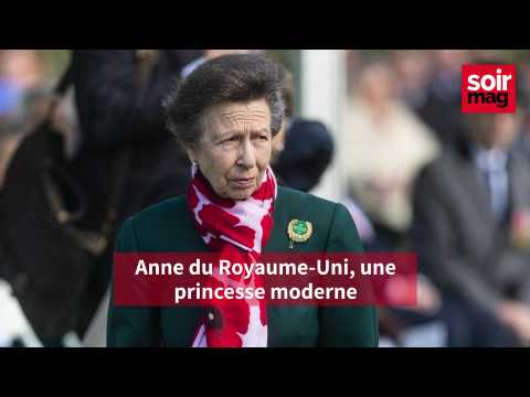 VIDEO : La princesse Anne du Royaume-Uni en c…